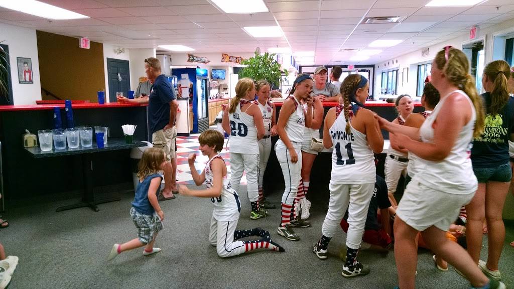 Pats Pizza | restaurant | 1 Main Rd, Holden, ME 04429, USA | 2079897287 OR +1 207-989-7287