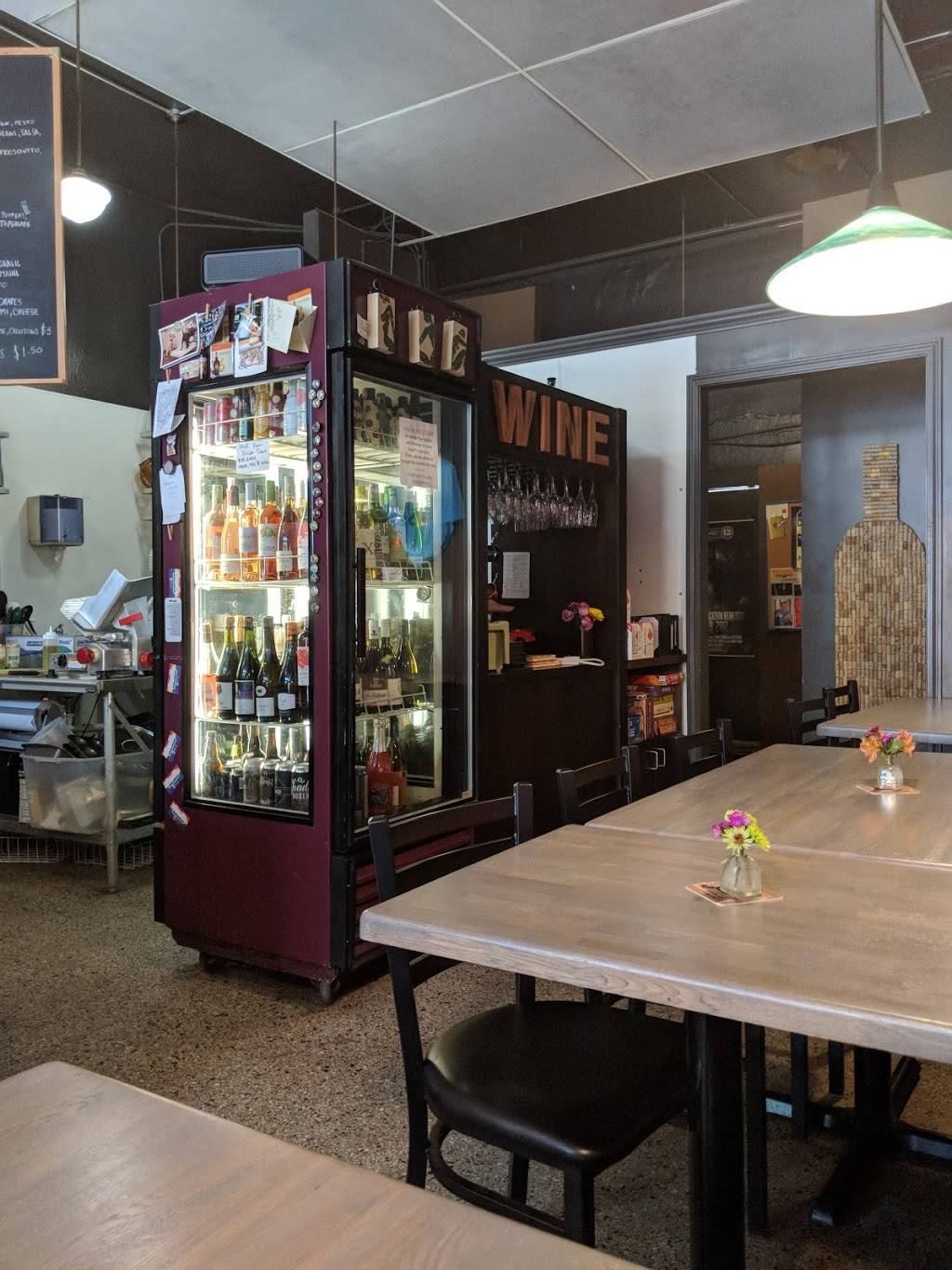 Mass Ave Wine | restaurant | 878 Massachusetts Ave, Indianapolis, IN 46204, USA | 3179727966 OR +1 317-972-7966