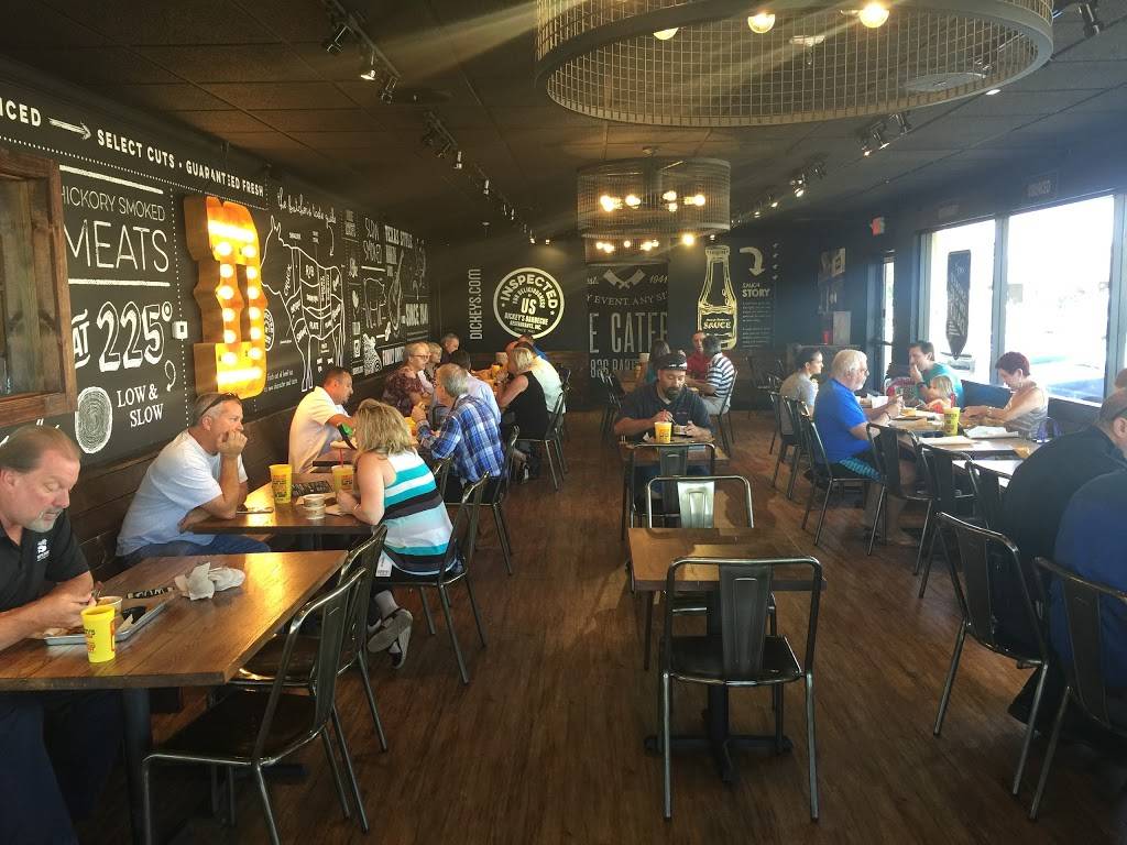 Dickeys Barbecue Pit | restaurant | 2748 S Alma School Rd, Mesa, AZ 85210, USA | 4804386666 OR +1 480-438-6666
