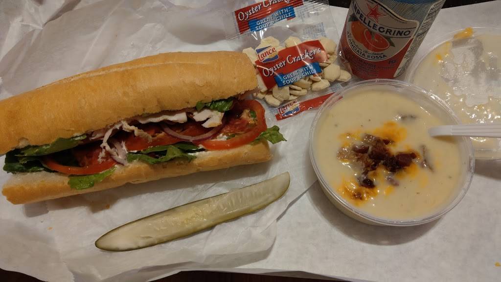 Lil Guys | meal takeaway | 2010 N Damen Ave, Chicago, IL 60647, USA | 7733946900 OR +1 773-394-6900