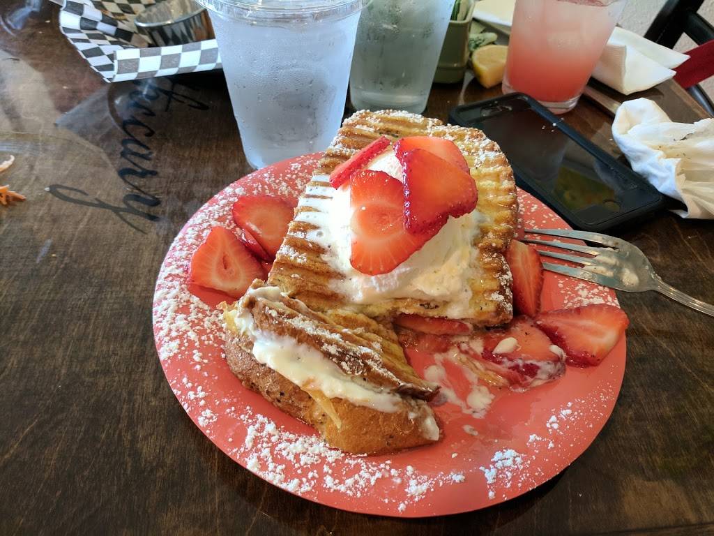 Market Street Cafe & Apothecary | restaurant | 102 E Market St, Lockhart, TX 78644, USA | 5126683065 OR +1 512-668-3065