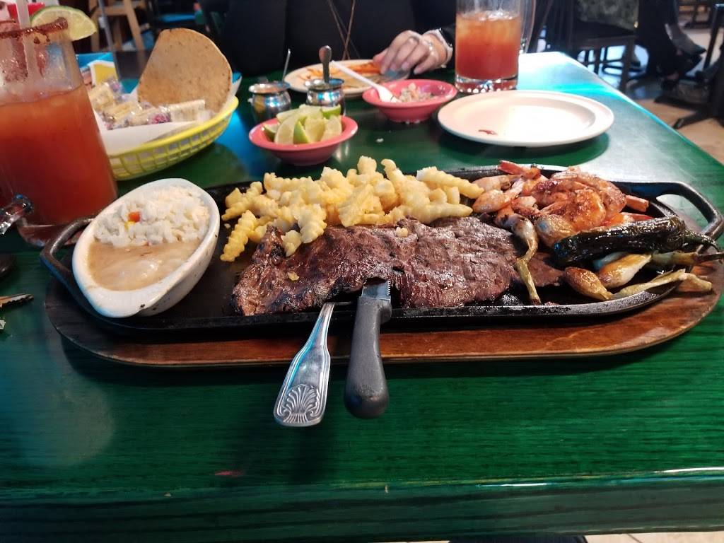 Las Islitas Seafood & Mexican Restaurant | restaurant | 2446 S Western Ave, Chicago, IL 60608, USA | 7733760610 OR +1 773-376-0610