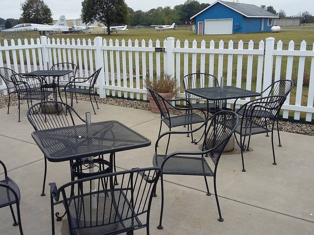 The Fly Inn | restaurant | 9596 626 10th St, Plainwell, MI 49080, USA | 2696851554 OR +1 269-685-1554