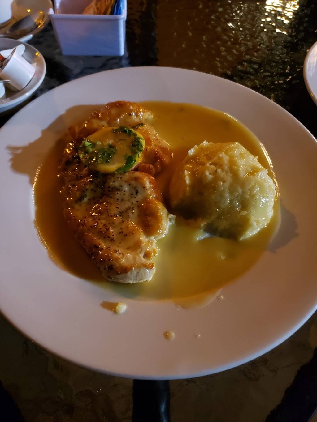 Lalos Ristorante Italiano | restaurant | 6100 Telegraph Rd, Ventura, CA 93003, USA | 8057654242 OR +1 805-765-4242