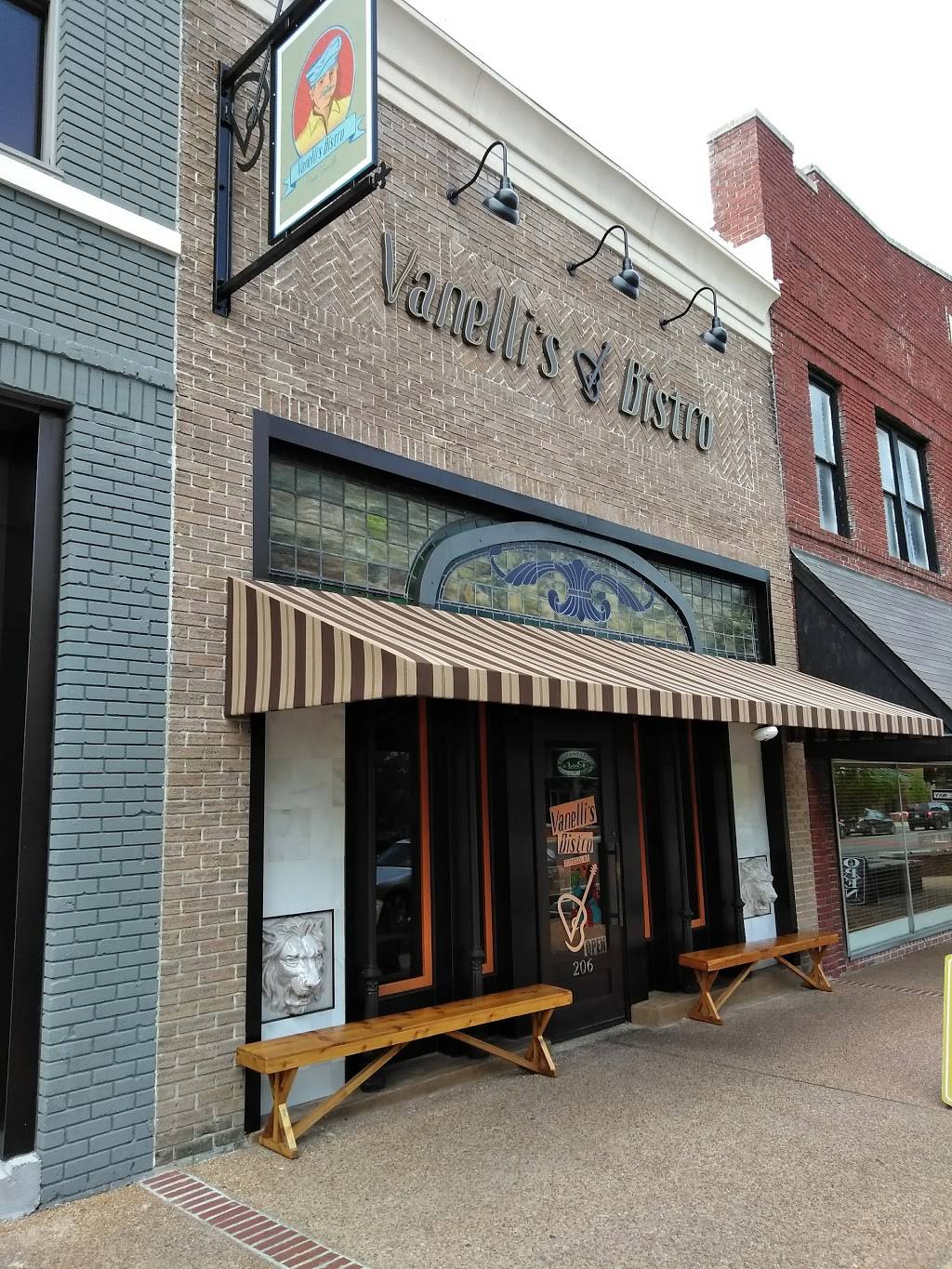 Vanellis Bistro | restaurant | 206 Main St, Tupelo, MS 38804, USA | 6628444410 OR +1 662-844-4410