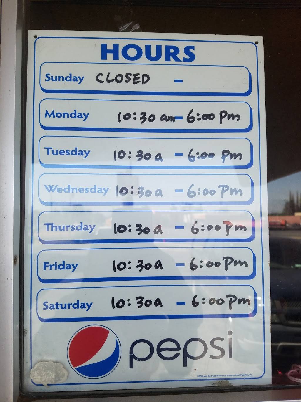 Casa Burger Drive In | restaurant | 1435 Ming Ave, Bakersfield, CA 93304, USA | 6618316392 OR +1 661-831-6392