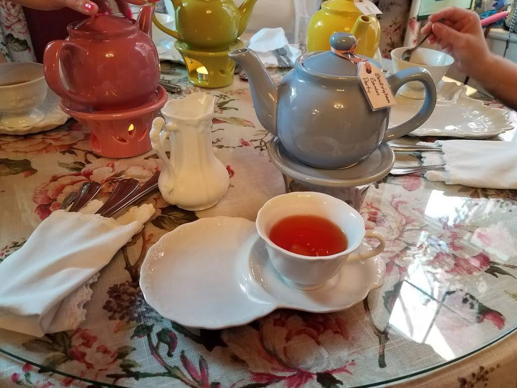 TranquilaTEA Tea Room and Gift Shop | cafe | 117 W Main St, Waynesboro, PA 17268, USA | 7177658327 OR +1 717-765-8327