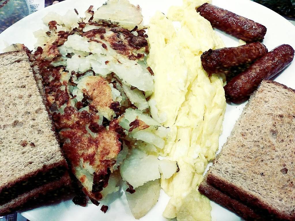 Crossroads Family Restaurant | restaurant | 4643 Pottsville Pike, Reading, PA 19605, USA | 6109269002 OR +1 610-926-9002