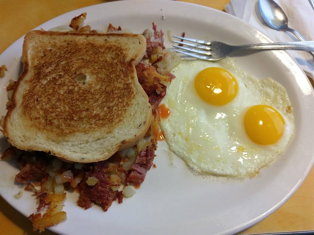 Dilberts | restaurant | 11303 US-31, Interlochen, MI 49643, USA | 2312753005 OR +1 231-275-3005