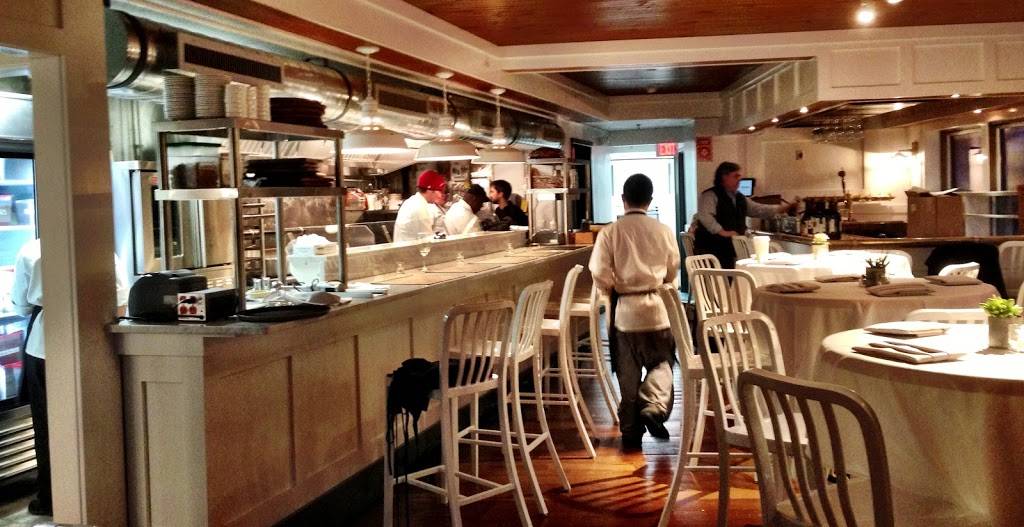 Quicks Hole Tavern | restaurant | 29 Railroad Ave, Woods Hole, MA 02543, USA | 5084950048 OR +1 508-495-0048