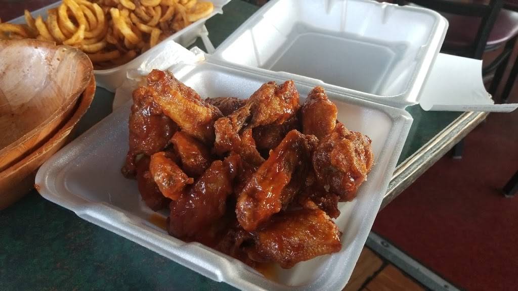 Wings on Brookwood | restaurant | 147 N Brookwood Ave, Hamilton, OH 45013, USA | 5138441312 OR +1 513-844-1312