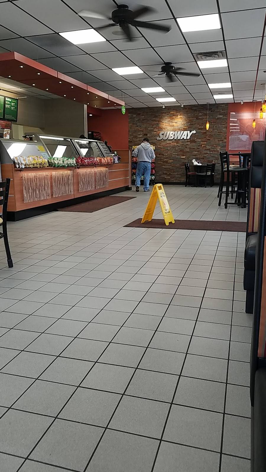Subway | restaurant | 1525 W 1st St, Cedar Falls, IA 50613, USA | 3192684225 OR +1 319-268-4225