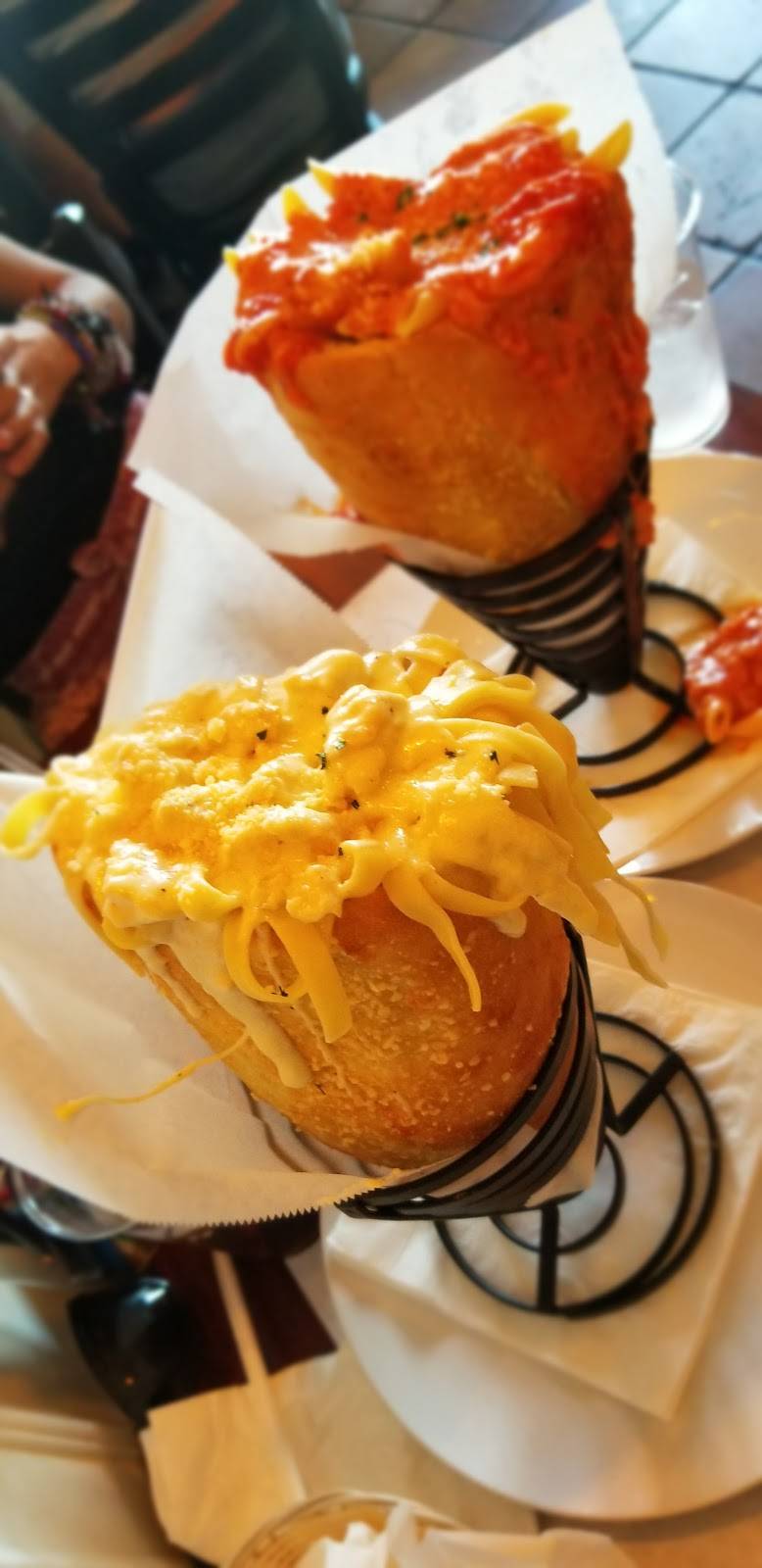 A*Mano Pizza & Italian Cuisine | restaurant | 5601 N Tenaya Way #106, Las Vegas, NV 89130, USA | 7024645090 OR +1 702-464-5090