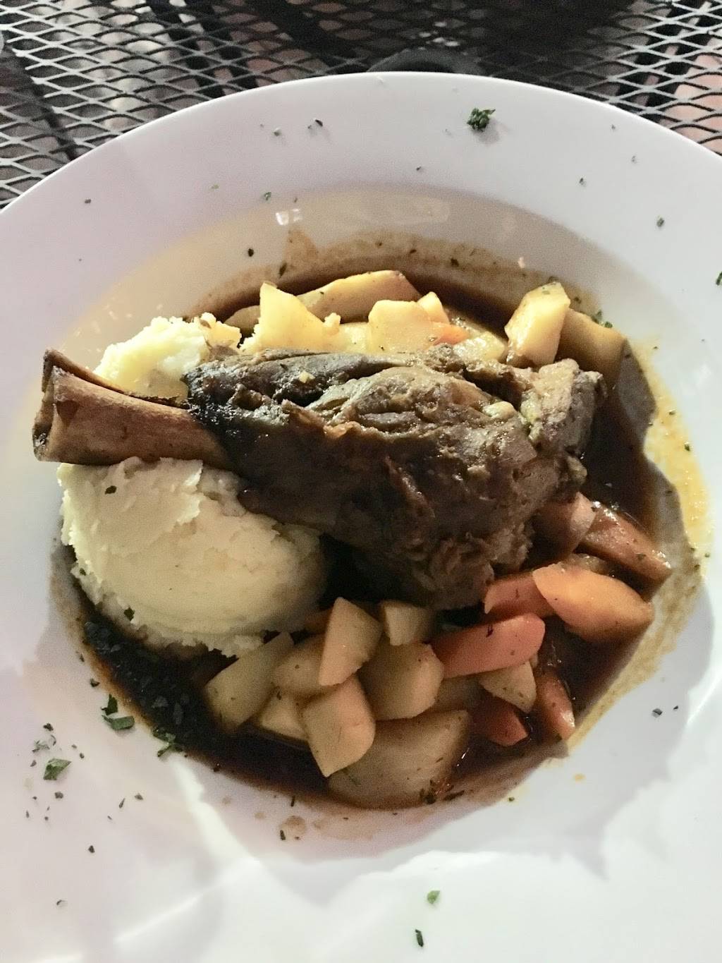 Samuel Becketts Irish Gastro Pub | restaurant | 2800 S Randolph St #110, Arlington, VA 22206, USA | 7033790122 OR +1 703-379-0122