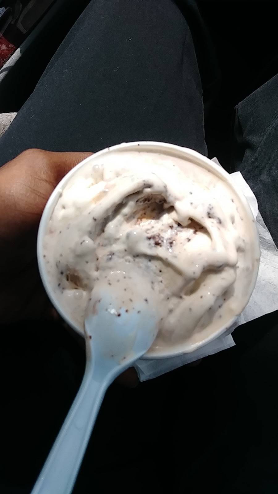 Cold Stone Creamery | bakery | 2923 W Bay Dr, Belleair Bluffs, FL 33770, USA | 7275855727 OR +1 727-585-5727