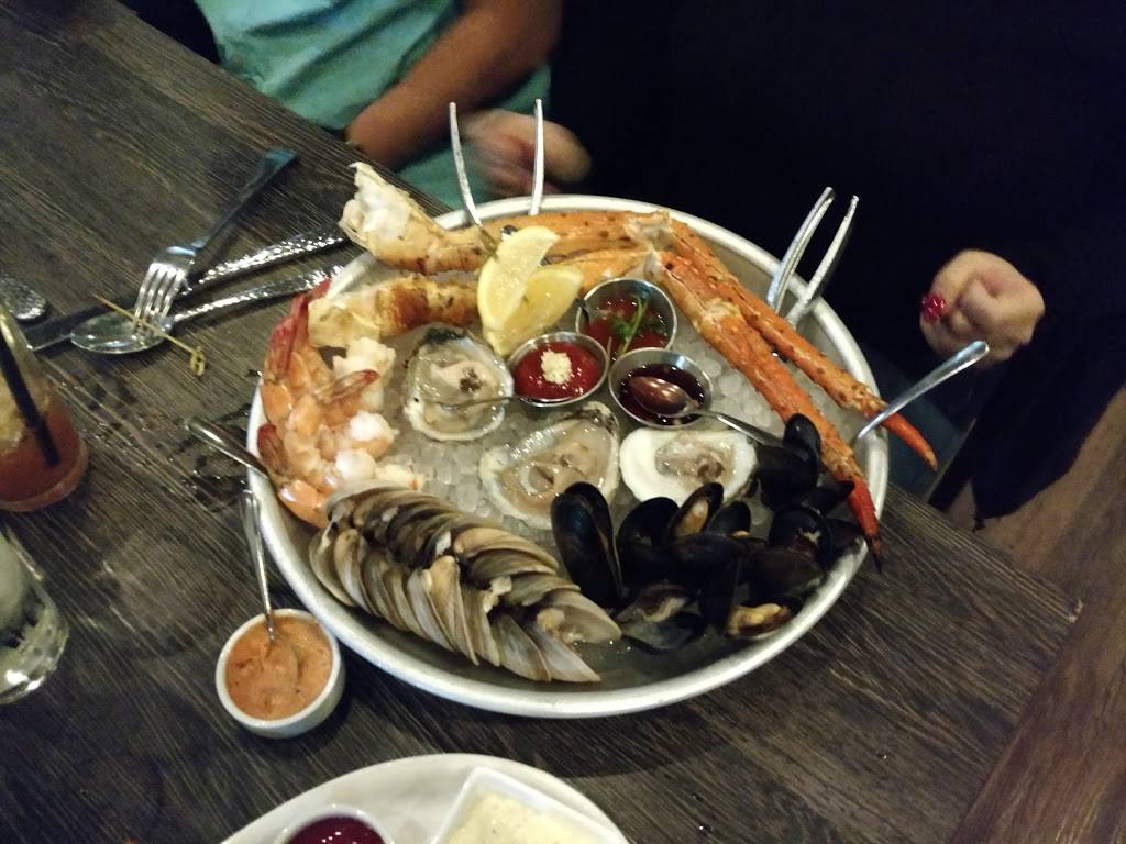 High Tide Seafood Bar and Grill | restaurant | 2540 S Val Vista Dr, Gilbert, AZ 85295, USA | 4808219950 OR +1 480-821-9950