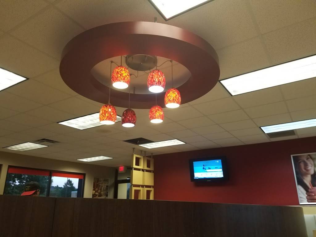 Burger King | restaurant | 1318 S Riverfront Dr, Mankato, MN 56001, USA | 5073455516 OR +1 507-345-5516