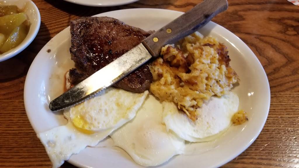 Cracker Barrel Old Country Store | restaurant | 300 Jason Way Ct, Davenport, IA 52806, USA | 5633864847 OR +1 563-386-4847