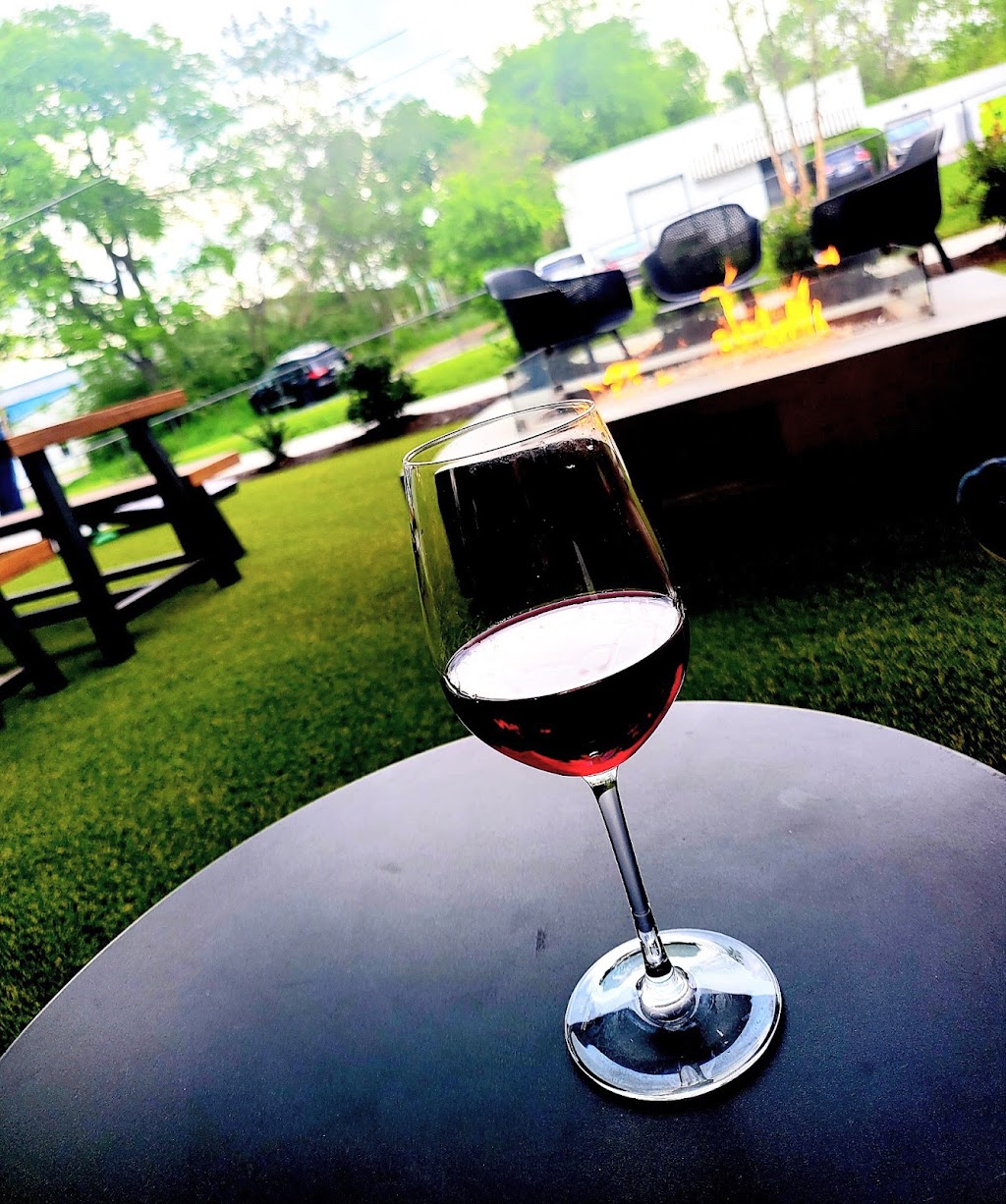 Tee Line Nashville | restaurant | 106 Duluth Ave, Nashville, TN 37209, USA | 6154391024 OR +1 615-439-1024