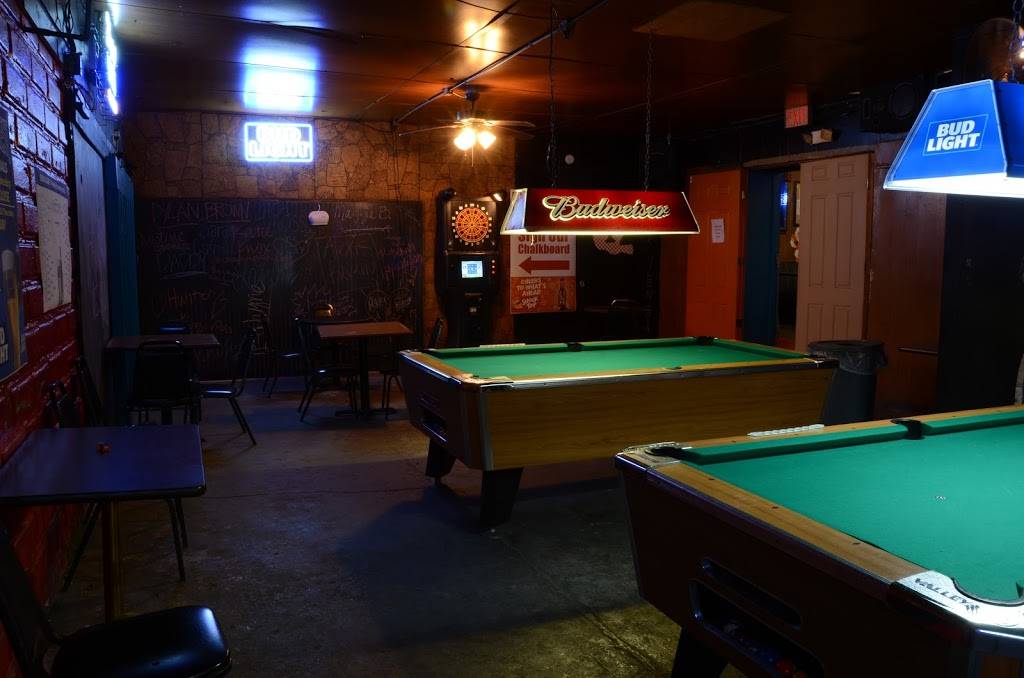 The Hawks Nest | restaurant | 105 Church St, Martin, TN 38237, USA | 7312817100 OR +1 731-281-7100