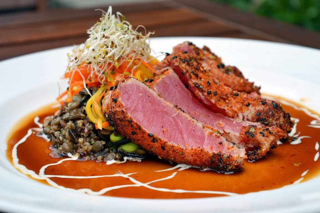 Charcoal Steak House | restaurant | 2980 King St E, Kitchener, ON N2A 1A9, Canada | 5198936570 OR +1 519-893-6570