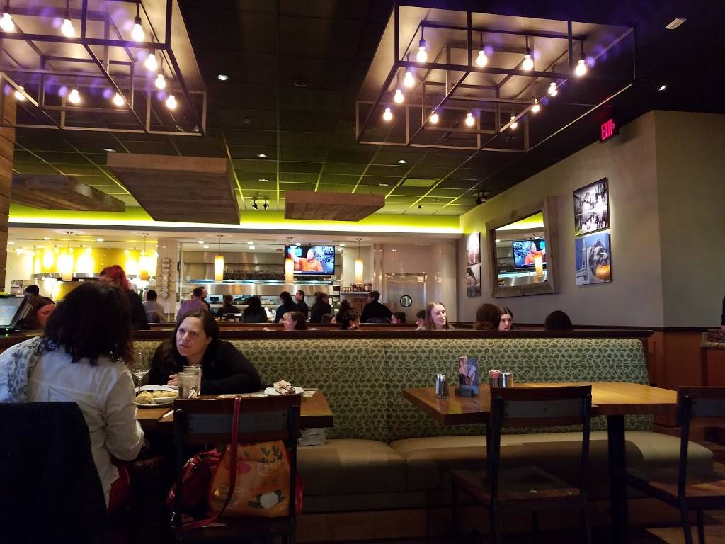 California Pizza Kitchen at Northbrook Court | restaurant | 1515 Lake Cook Rd spc 1022, Northbrook, IL 60062, USA | 8478975106 OR +1 847-897-5106