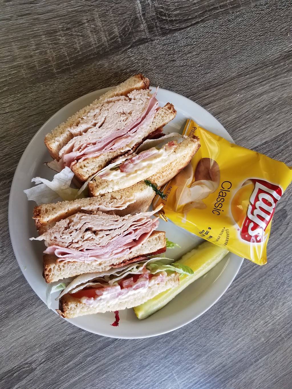 Charlies Cafe | meal takeaway | 790 Mullet Rd, Cape Canaveral, FL 32920, USA | 3214998050 OR +1 321-499-8050