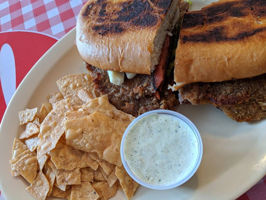 Algo Bien Tortas Botanas | restaurant | 2006 Ocean View Blvd, San Diego, CA 92113, USA | 6194144157 OR +1 619-414-4157