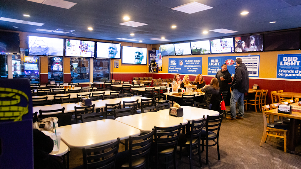 Straw Hat Pizza | restaurant | 2026 Freedom Blvd, Freedom, CA 95019, USA | 8317223555 OR +1 831-722-3555