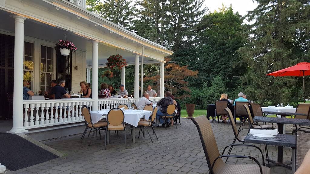 The Warwick Inn | restaurant | 36 Oakland Ave, Warwick, NY 10990, USA | 8459863666 OR +1 845-986-3666