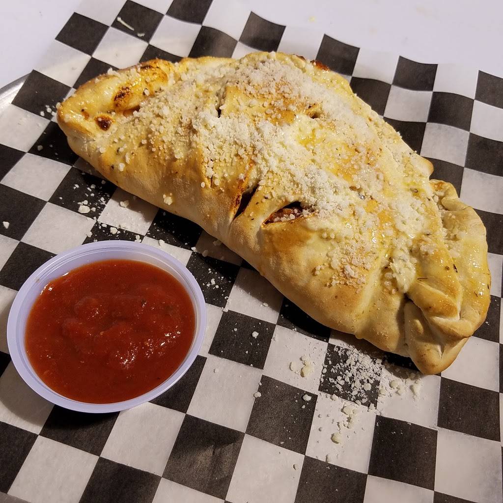 Coriglianos Pizza | restaurant | 701 N Lincoln St, Knoxville, IA 50138, USA | 6418423705 OR +1 641-842-3705