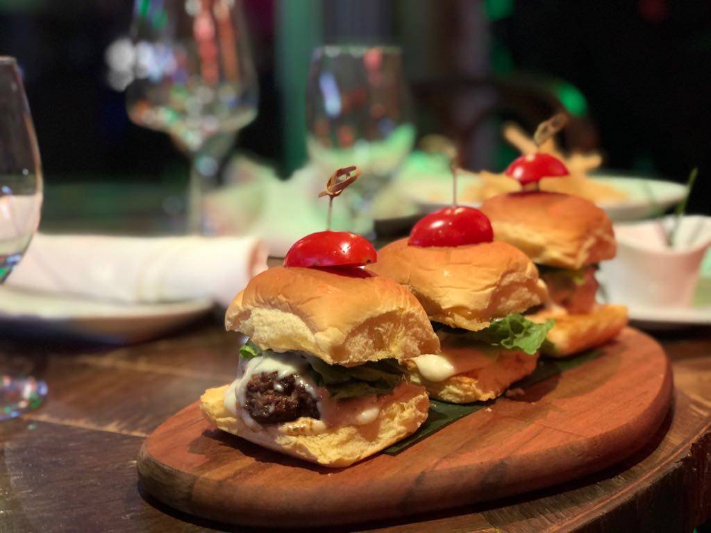 Brasier Restaurant & lounge | restaurant | 3775 10th Ave, New York, NY 10034, USA | 2125671601 OR +1 212-567-1601