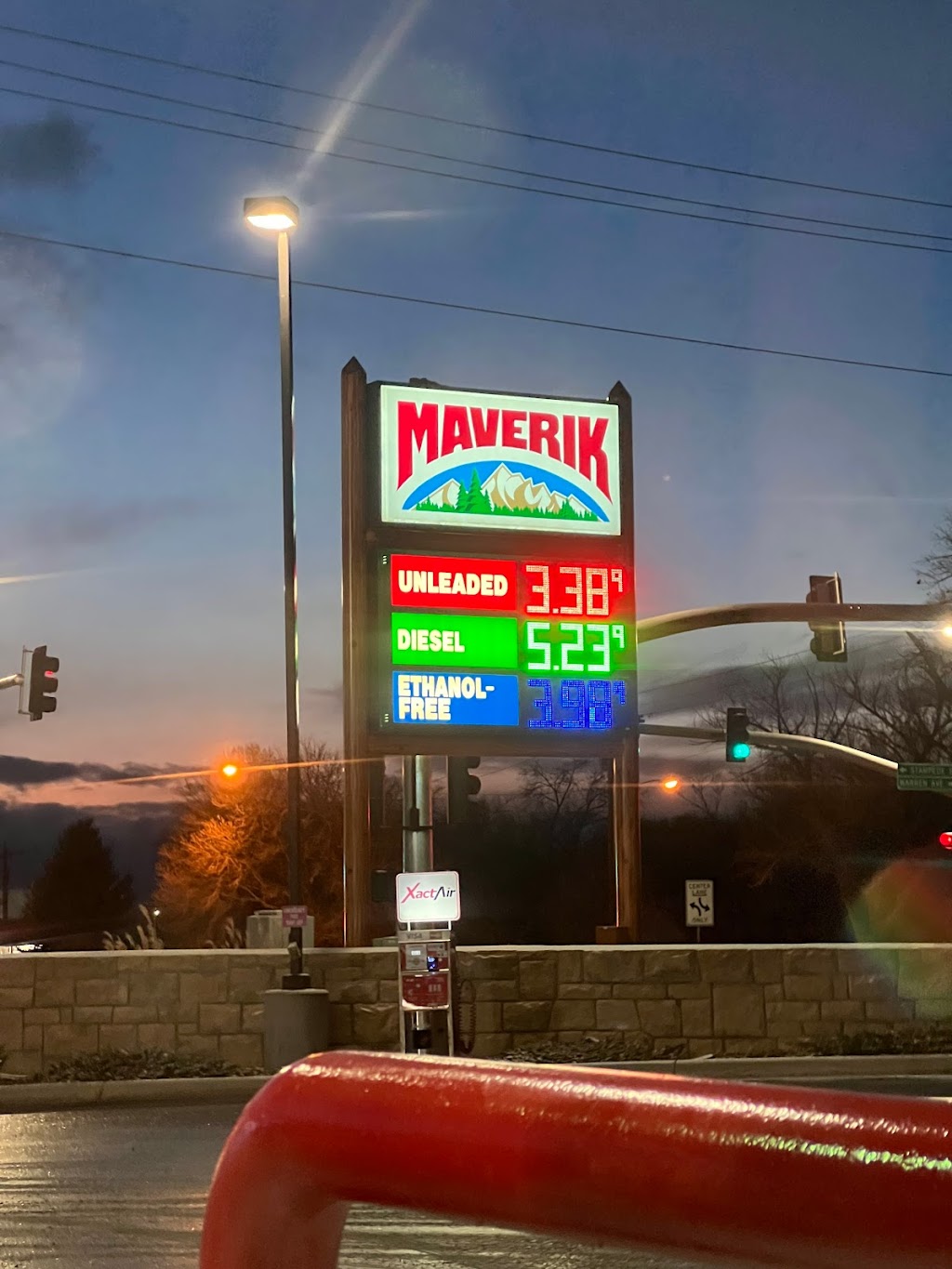 Maverik Adventures First Stop | restaurant | 500 W Main St, Newcastle, WY 82701, USA | 3072137618 OR +1 307-213-7618