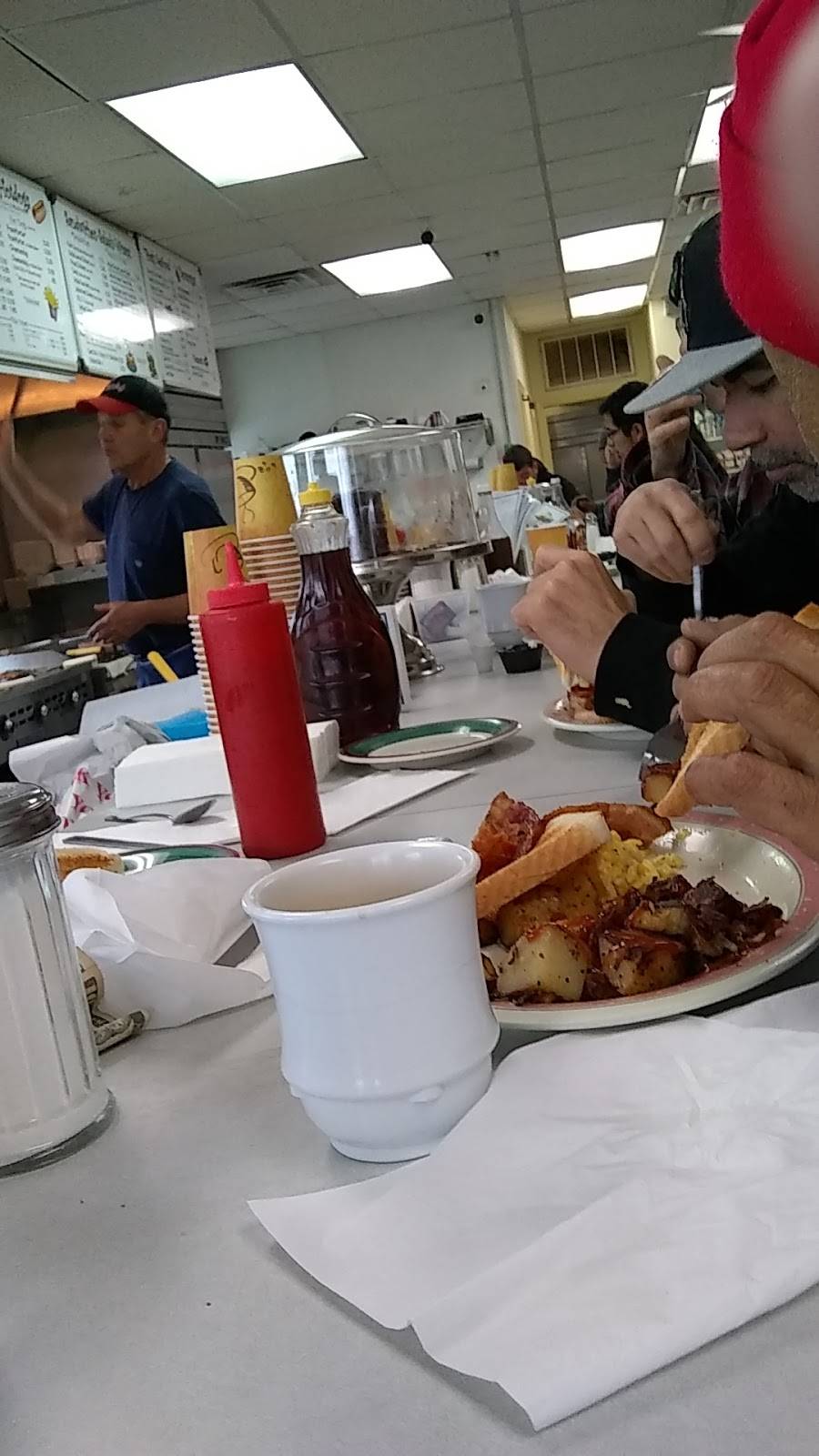 Skooters | restaurant | 365 Boston Rd, Springfield, MA 01109, USA | 4137961625 OR +1 413-796-1625