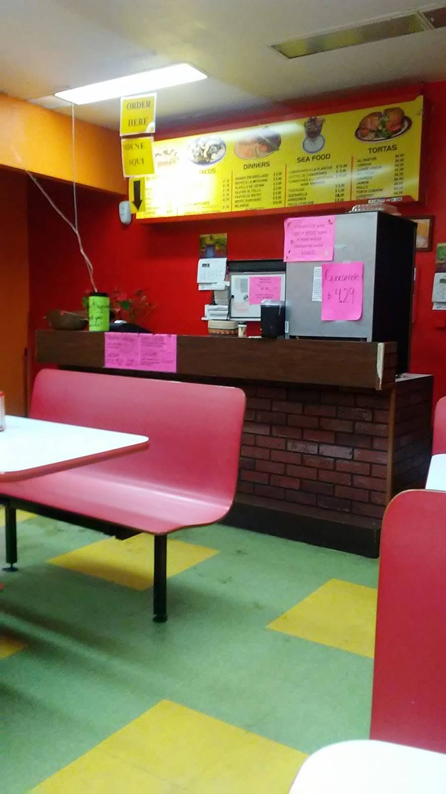 La Mexicana | restaurant | 1501 6th St, Beloit, WI 53511, USA | 6083638598 OR +1 608-363-8598