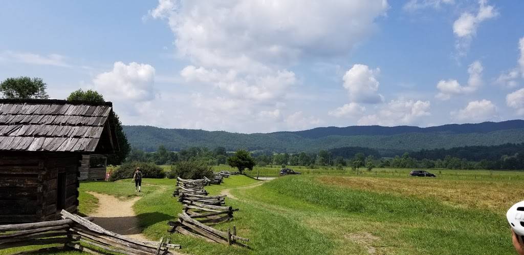 Cades Cove Campground Store and Bike Rental | restaurant | 10035 Campground Dr, Townsend, TN 37882, USA | 8654489034 OR +1 865-448-9034