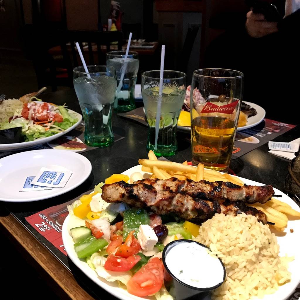 Déli Chenoys Gatineau | restaurant | 120 Boulevard de lHôpital, Gatineau, QC J8T 8M2, Canada | 8195613354 OR +1 819-561-3354