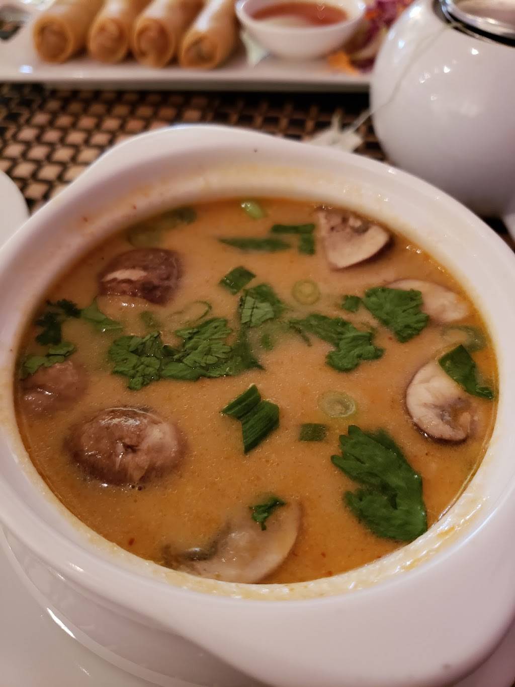 Thaiverse Restaurant | restaurant | 19 E Broad Way, Lovettsville, VA 20180, USA | 7036282444 OR +1 703-628-2444