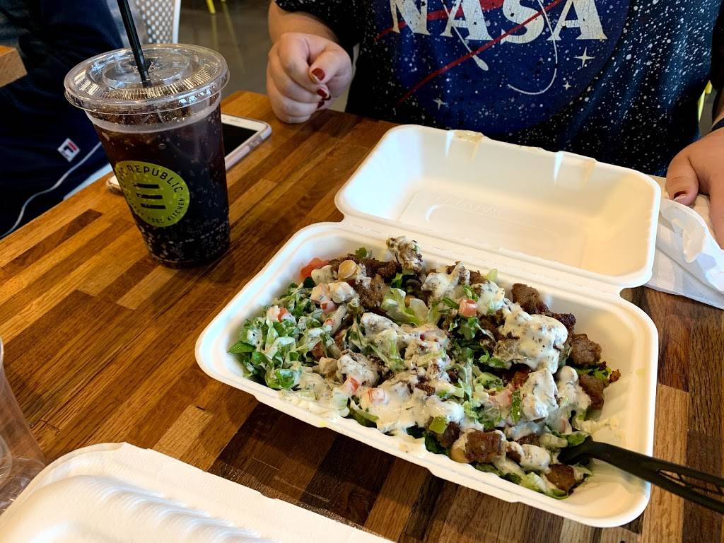 Gyro Republic | restaurant | 19920 Southwest Fwy, Sugar Land, TX 77479, USA | 8328474736 OR +1 832-847-4736