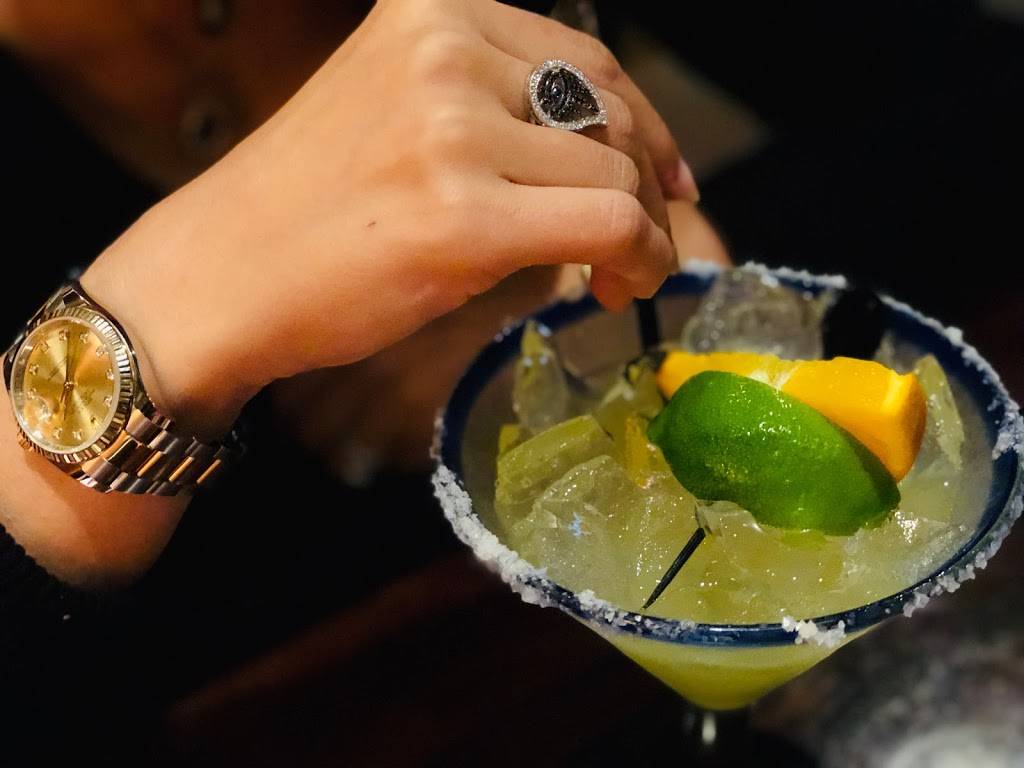 LongHorn Steakhouse | meal takeaway | 13701 S Tamiami Trail, Fort Myers, FL 33912, USA | 2394373395 OR +1 239-437-3395