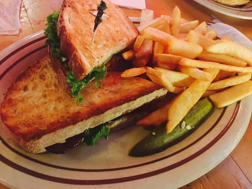 Club Paragon | restaurant | 3578 S 108th St, Greenfield, WI 53228, USA | 4145419270 OR +1 414-541-9270