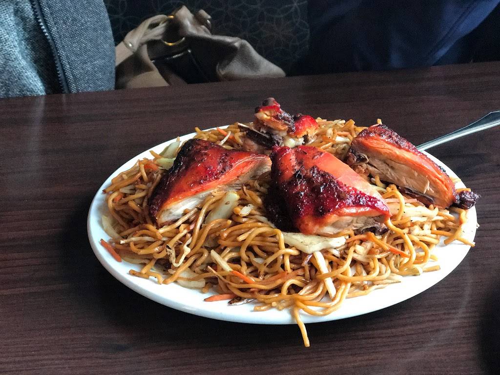 Benab Family Restaurant | restaurant | 3085 Hurontario St, Mississauga, ON L5A 4E4, Canada | 9052818499 OR +1 905-281-8499