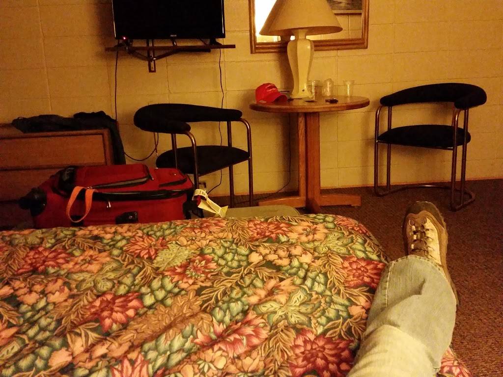 Tee Pee Motel & Restaurant | restaurant | 333 W Federal Hwy, Roscommon, MI 48653, USA | 9892750623 OR +1 989-275-0623