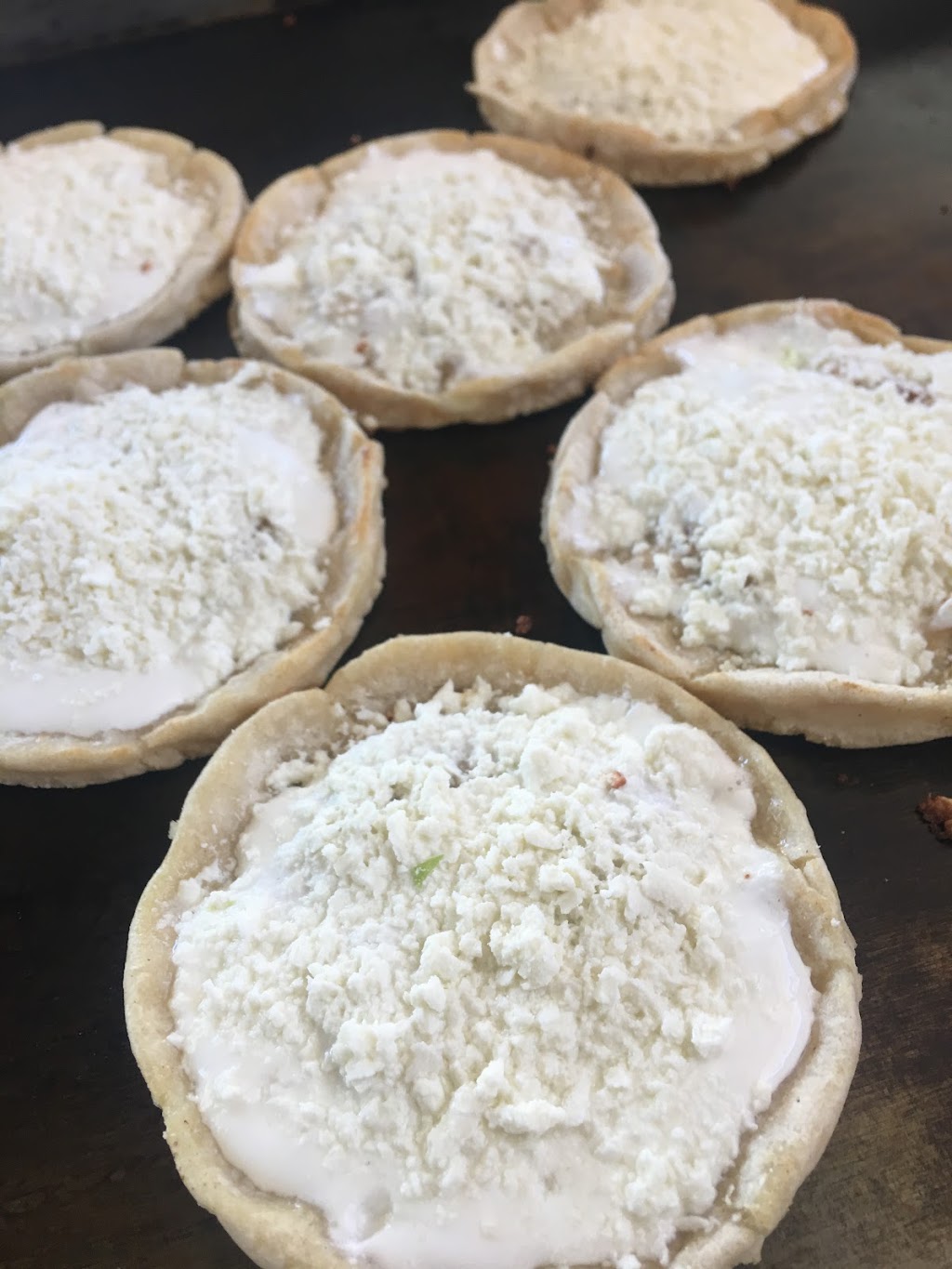 CERRITOS MEXICAN FOOD LLC | restaurant | 2506 W Indian School Rd, Phoenix, AZ 85017, USA | 6025171377 OR +1 602-517-1377