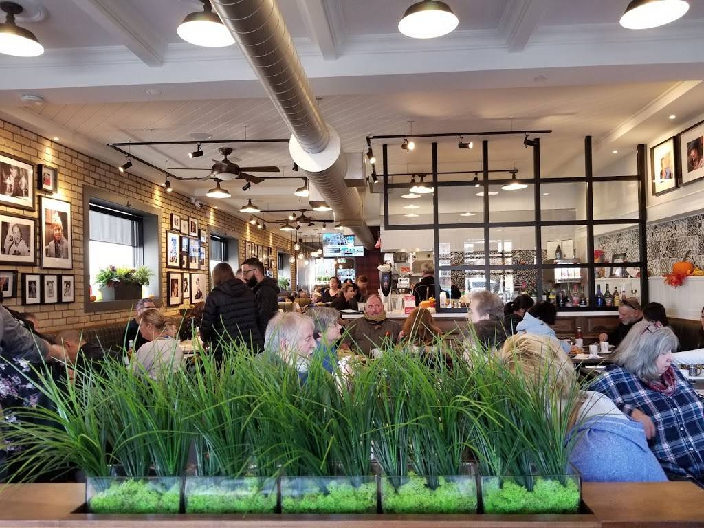 Bobbys Hideaway- Port Credit | restaurant | 398 Lakeshore Rd E, Mississauga, ON L5G 1H5, Canada | 9052783688 OR +1 905-278-3688