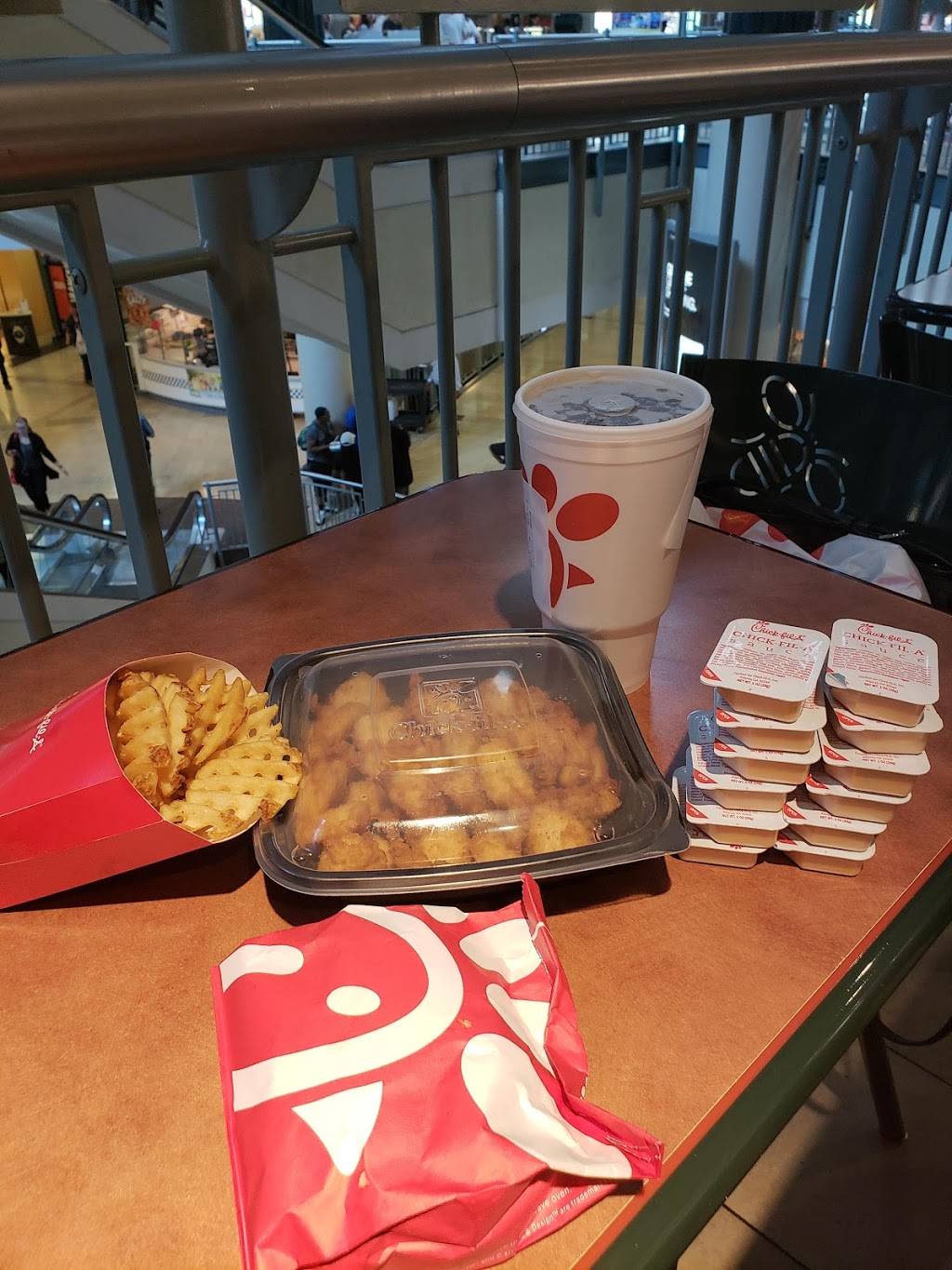 Chick-fil-A | restaurant | 49 W Maryland St Spc VC-10, Indianapolis, IN 46204, USA | 3178228501 OR +1 317-822-8501