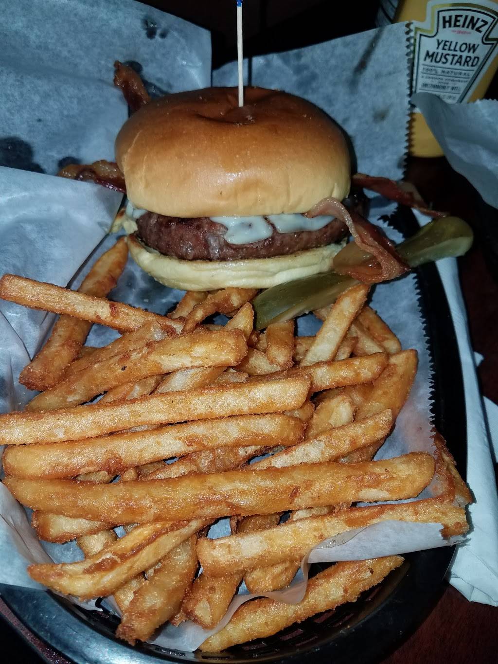 Yesterdays | restaurant | 4412 Woodson Rd, St. Louis, MO 63134, USA | 3144235677 OR +1 314-423-5677