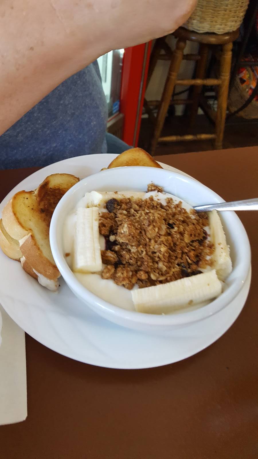 Diannas Bakery & Cafe - Deli | cafe | 639 1st St, Benicia, CA 94510, USA | 7072976186 OR +1 707-297-6186