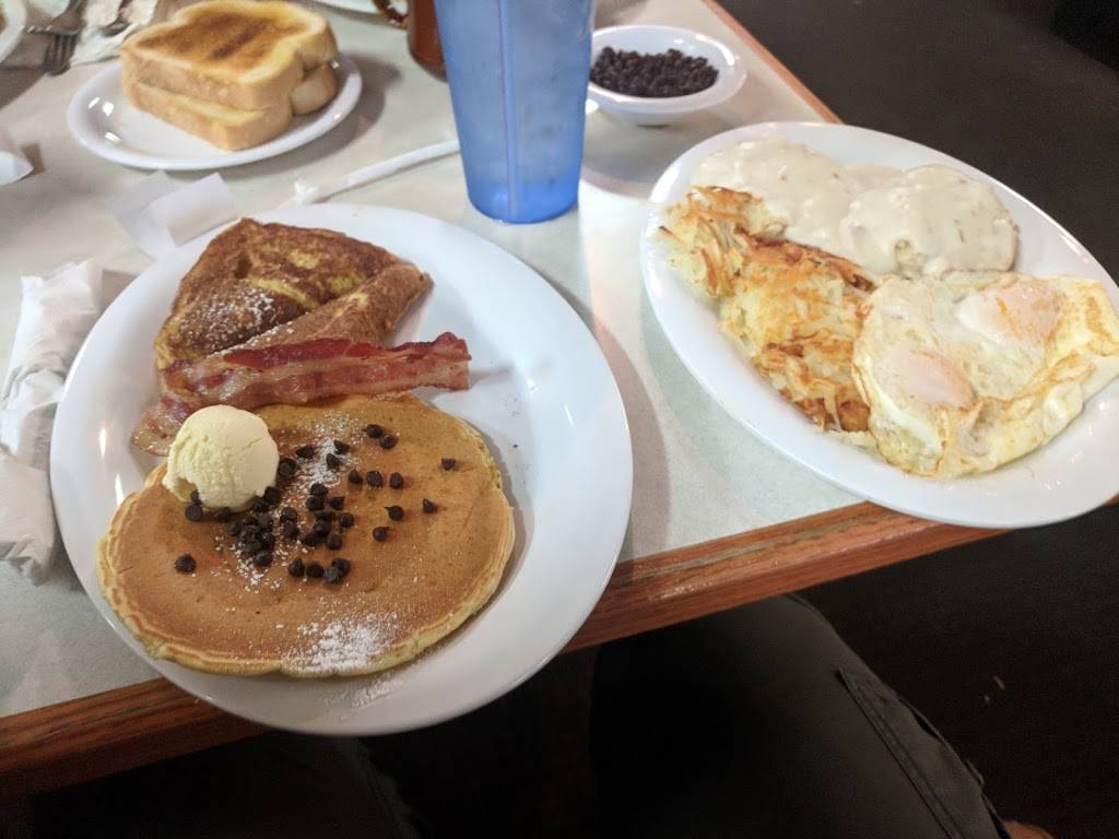 Flap Jacks | restaurant | 67051 Whitestown Pkwy, Zionsville, IN 46077, USA | 3173442222 OR +1 317-344-2222