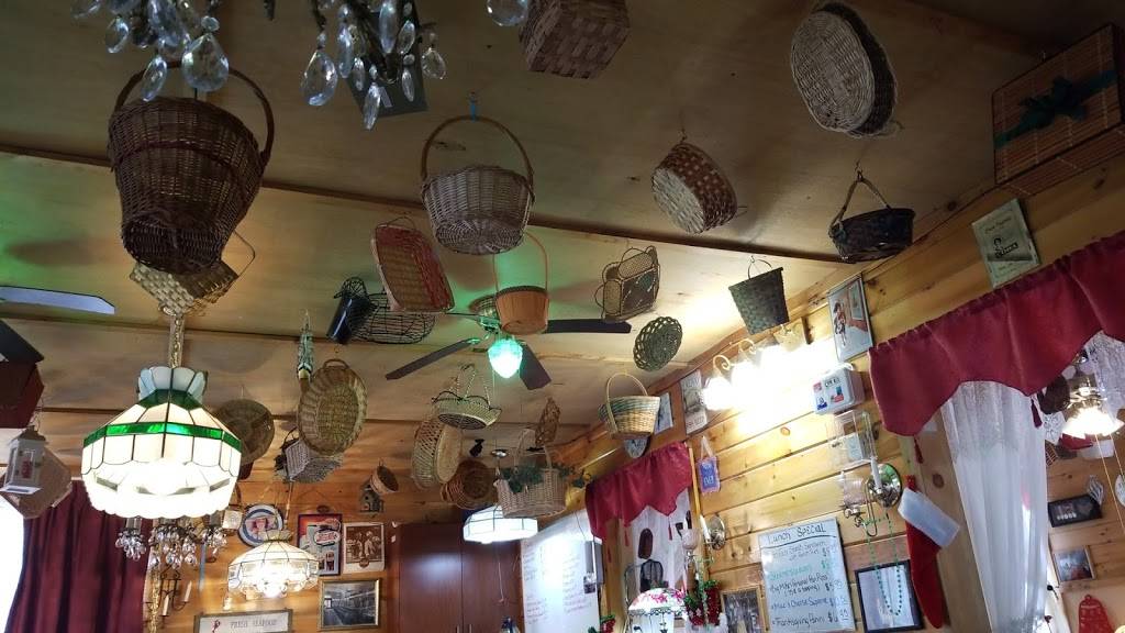 Big Mikes | restaurant | 120 N Pine St, Gloversville, NY 12078, USA | 5187253647 OR +1 518-725-3647